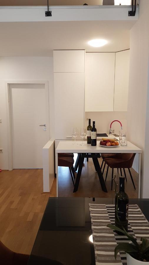 Deluxe Apartment Kristian Whit A Private Parking Rijeka Ngoại thất bức ảnh
