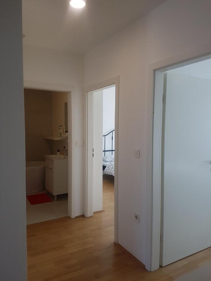 Deluxe Apartment Kristian Whit A Private Parking Rijeka Ngoại thất bức ảnh